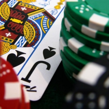 The Middle Hand - The Nemesis of the Beginner The Middle Hand - The Nemesis of the Beginner